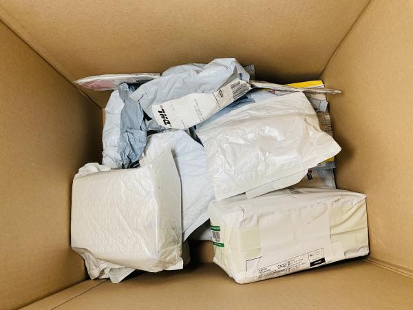 Partij van 15 Ongeopende Postpakketten