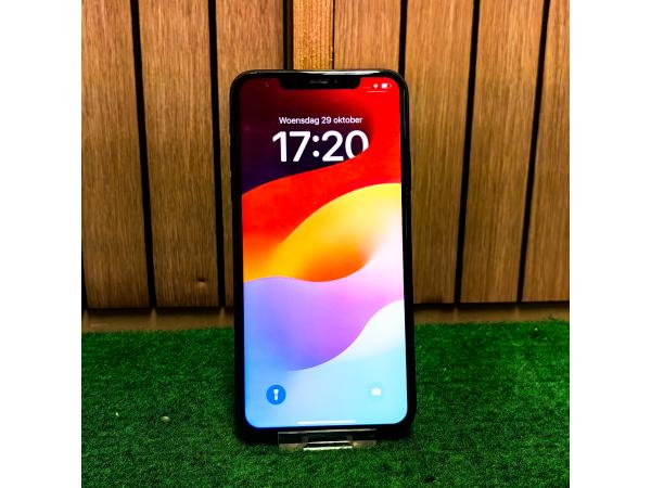 Apple iPhone 11 Pro Max 64GB Accu 81% iOS 18 - In Goede Staa