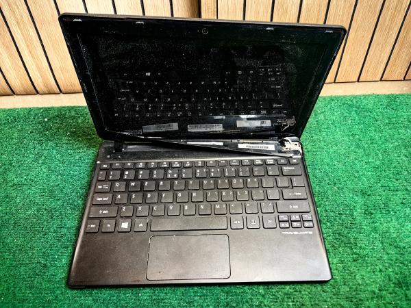 Acer Travelmate B113-E-877B4G32IKK - Defect