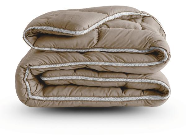 Dekbedden, koffers en opruimingen 