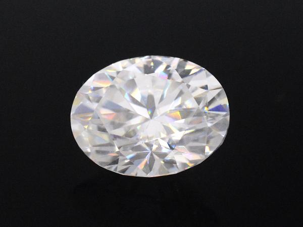 Ovaal briljant van 4.50 carat (gecertificeerd)