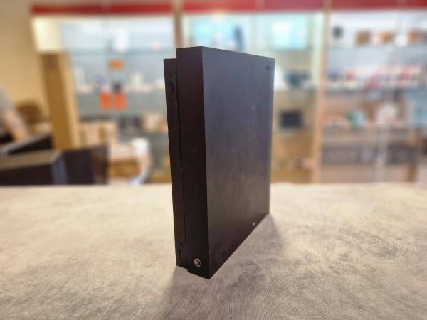 Xbox One X 500GB Spelcomputer - In Nette Staat