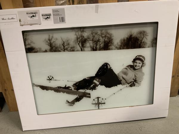 Retro glas schilderij dame op ski 60x80cm