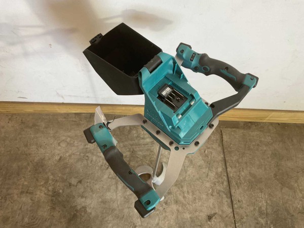makita-ut001gz02-xgt-40-v-max-menger