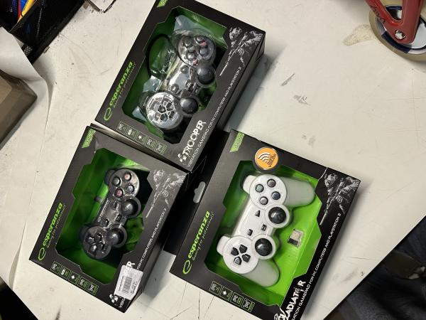 3x Esperanza EGG107K Game Controllers Geschikt voor PC