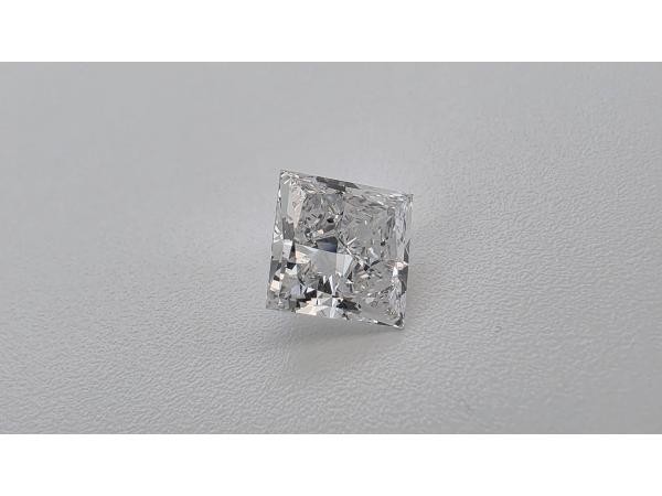 Diamant princess 0.7 crt ( IGI gecertificeerd )
