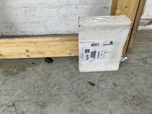 2x-hillhout-enkele-deur-in-kozijn-met-ramen-102x218cm