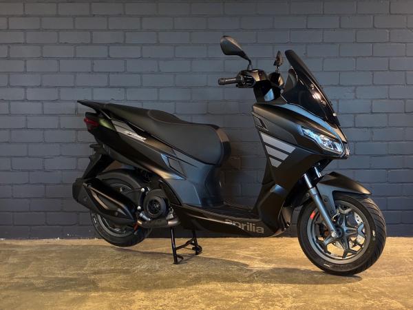 Aprilia SXR 50 Zwart 