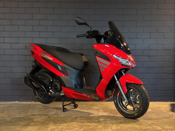Aprilia SXR 50 Rood