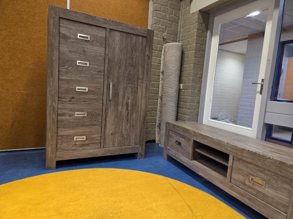 2x Mooie set (kast plus tv-meubel)