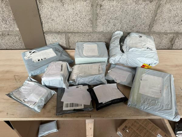 Mixpartij Ongeopende DHL Pakketten uit China #22