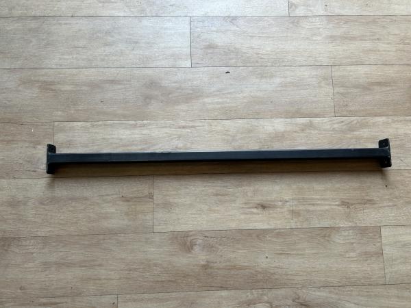 Zwarte metalen draagbalk / verstevigingsbalk 