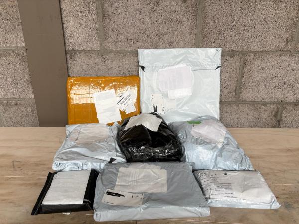 Mixpartij Ongeopende DHL Pakketten uit China #25