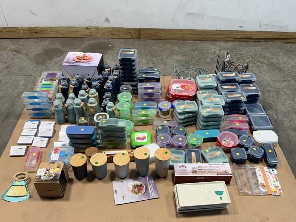 Partij woon-en/keukenbenodigdheden