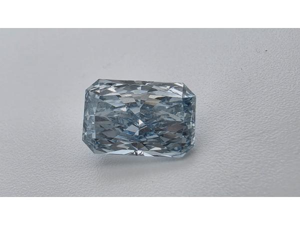 Diamant Radiant 3.94 crt ( IGI gecertificeerd )