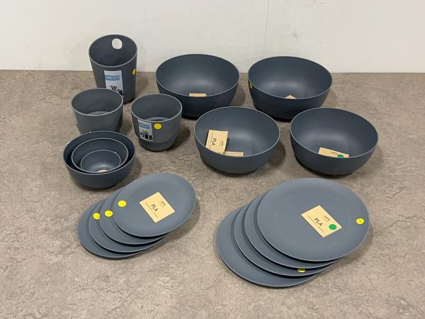 Point Virgule dinnerware set 18-piece