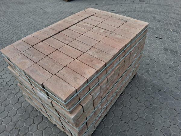19 M2 Betonklinker Bont Genuanceerd 21x10,5x8 Cm