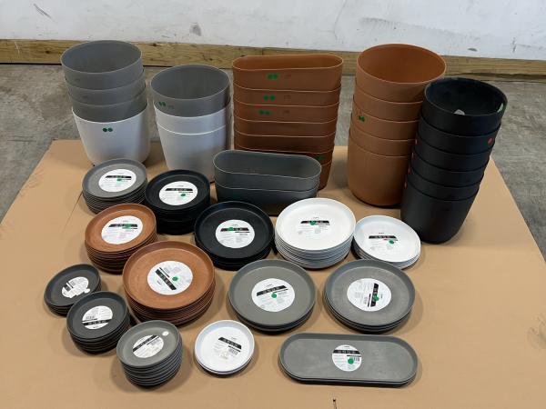 Point Virgule lot of plant pots and containers
