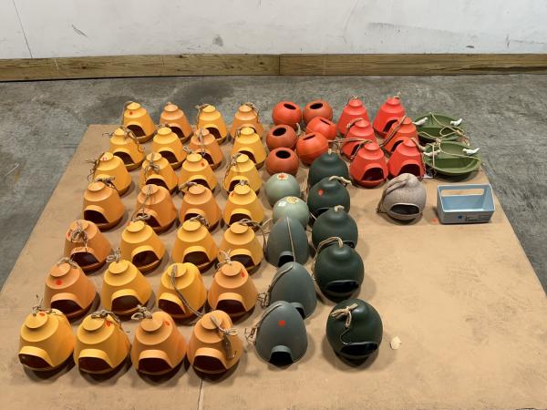 Birdhouses and drinking bowls set, 54-piece