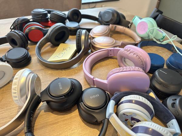 14x Partij diverse Merken Koptelefoons