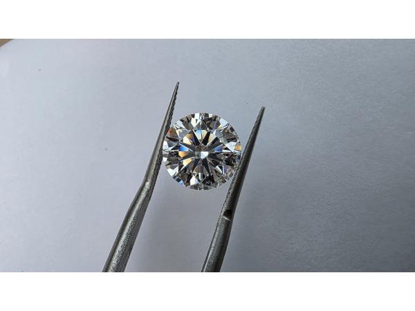 Diamant briljant 3.40 crt ( IGI gecertificeerd )