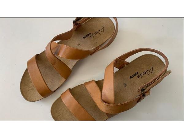 Alesya Dames Sandalen maat 38