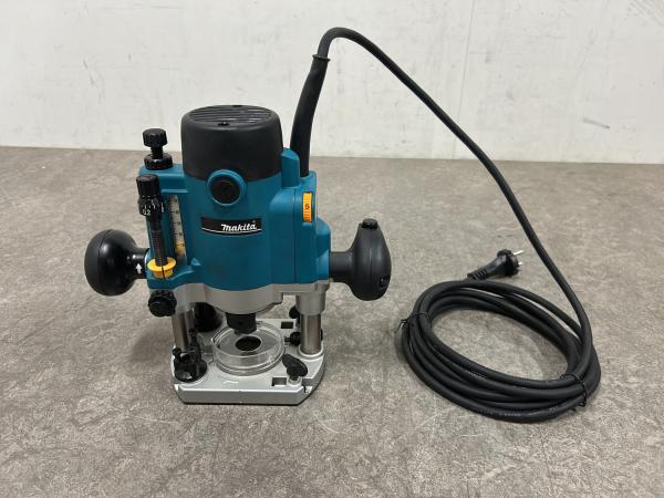 Makita bovenfrees 1100W RP1110C