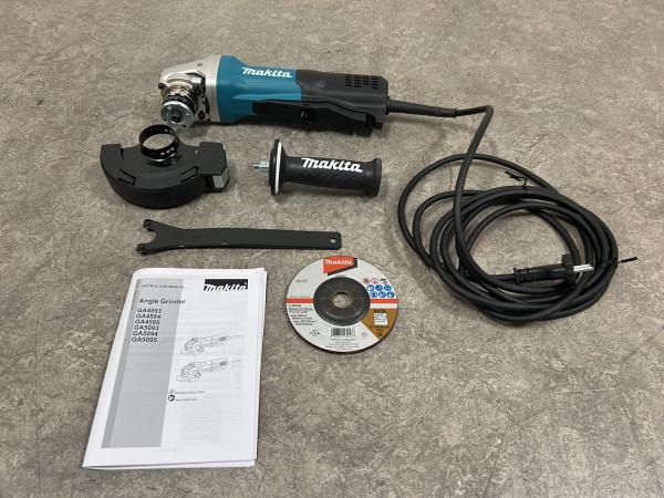 Makita haakse slijper 1900W GA5095