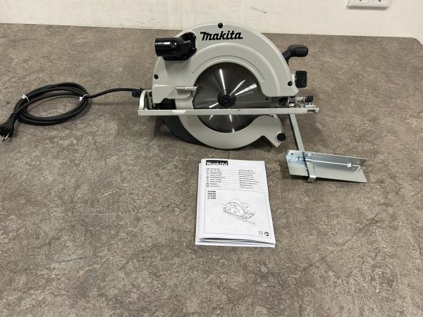 Makita cirkelzaag 2000W 5903R