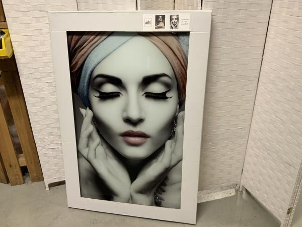 Glasschilderij hoofddoek 80x120cm