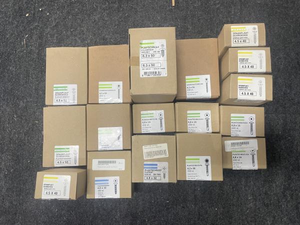 Metaalschroeven M5x45/M5x80 en spaanplaatschroeven 5.0x40 