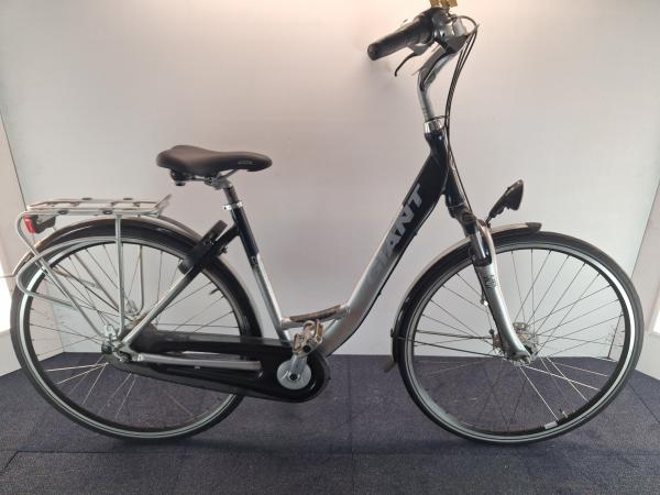 Giant Centro Damesfiets – Zilver/Zwart 8 versnelling