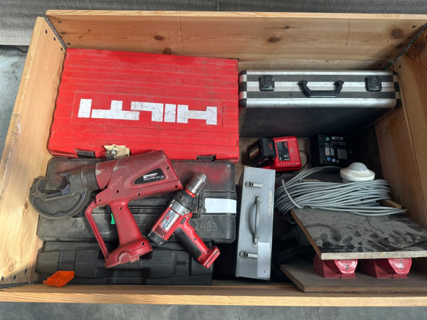 Partij professioneel installateursgereedschap Hilti / REHAU