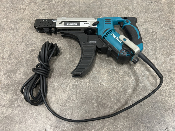 Makita schroefautomaat 25-55mm 470W 6842