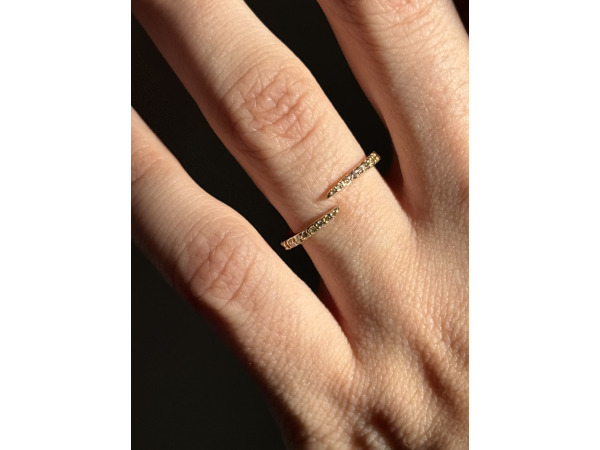 Geelgouden ring met natuurlijke diamanten – Meerkleurig