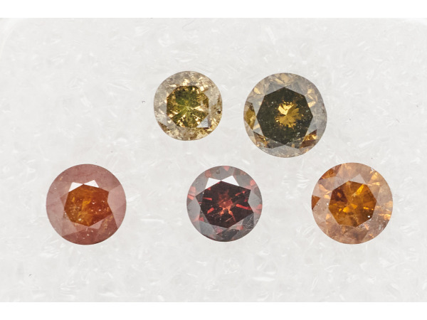 Behandelde diamanten – Rond briljant – Fancy kleuren