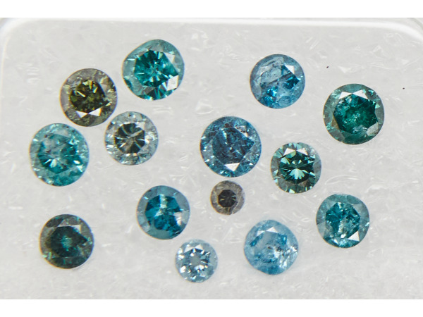 Behandelde diamanten – Rond briljant – Fancy blauwgroen
