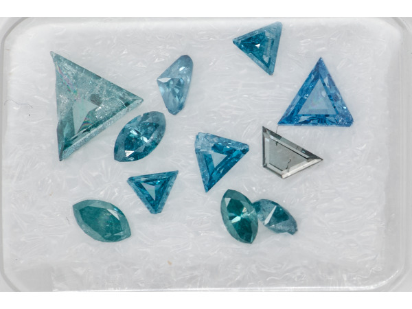 Behandelde diamanten – Gemengde vorm – Fancy blauwgroen