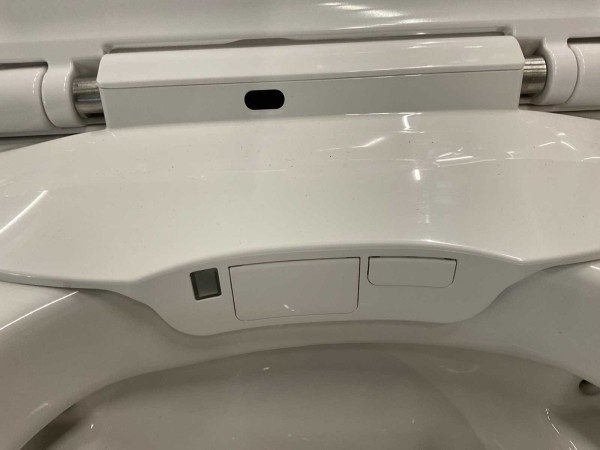 sub-brioso-rimless-high-tech-douche-toilet