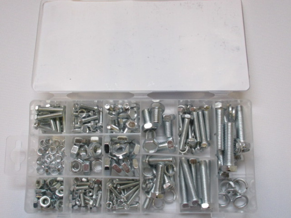Assortiment Bouten en Moeren verzinkt 240-delig M4 t/m M10