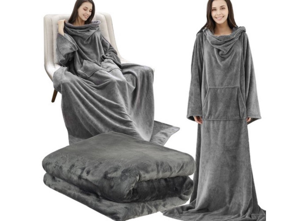 Lichtgrijze sweater en badjas 