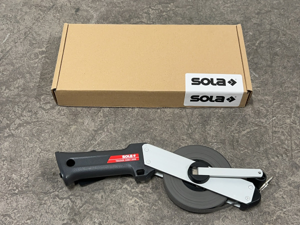 2x Sola meetlint 30m Tracker
