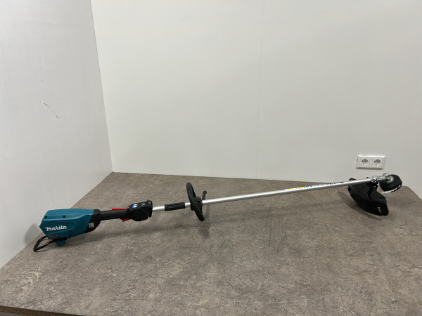 Makita accu bosmaaier 40V body UR017GZ