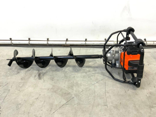 Daewoo grondboor 52cc DAEAXB520