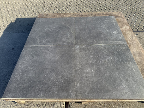 153,6 M2 Keramische Tegel Carbon 80x80x2 Cm