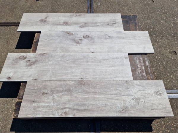64,8 M2 Keramische Tegel Ligno Grey 30x120x2 Cm