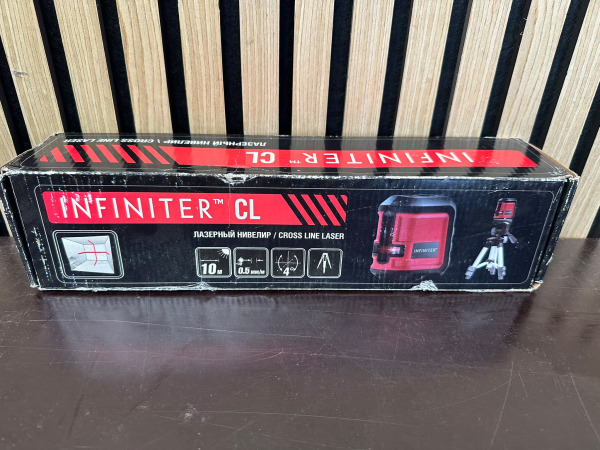 Infiniter CL kruislijnlaser met statief
