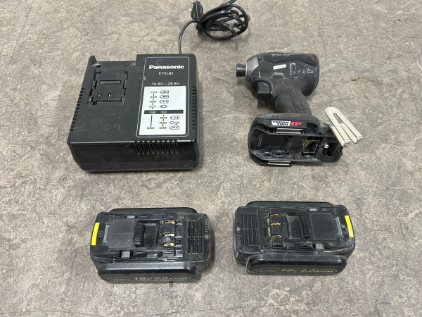 Panasonic accuslagschroevendraaier set EY76A1