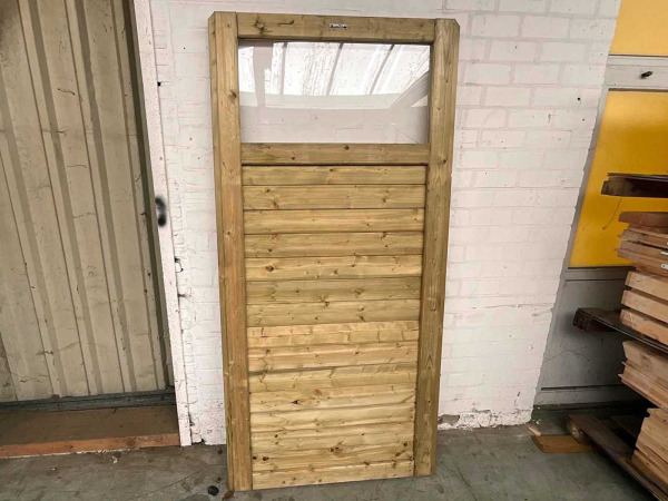 Hillhout terrasscherm met raam 218x101cm
