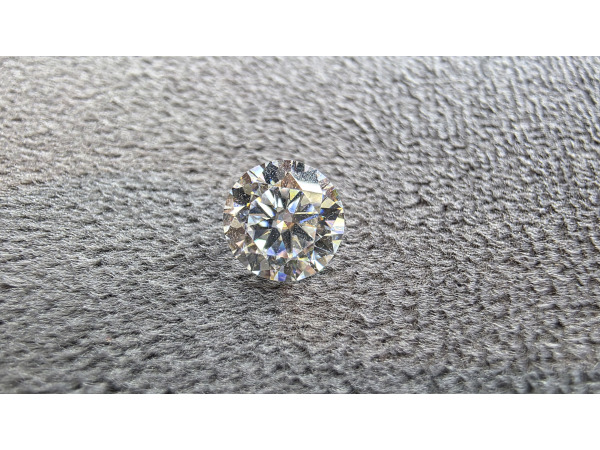 Moissanite briljant 1.00 crt ( GRA gecertificeerd )
